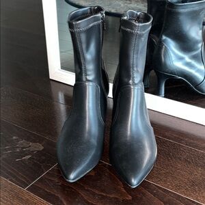 Black Clarks Ankle Boots Heels mid calf vegan brand new